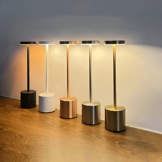 RetroGlow - Retro-inspirierte LED-Tischleuchte mit kabelloser & USB-Ladung