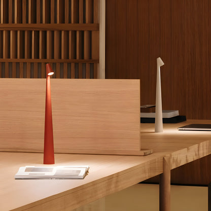 Elegante LED Tischlampe - Kabellos und Dimmbar