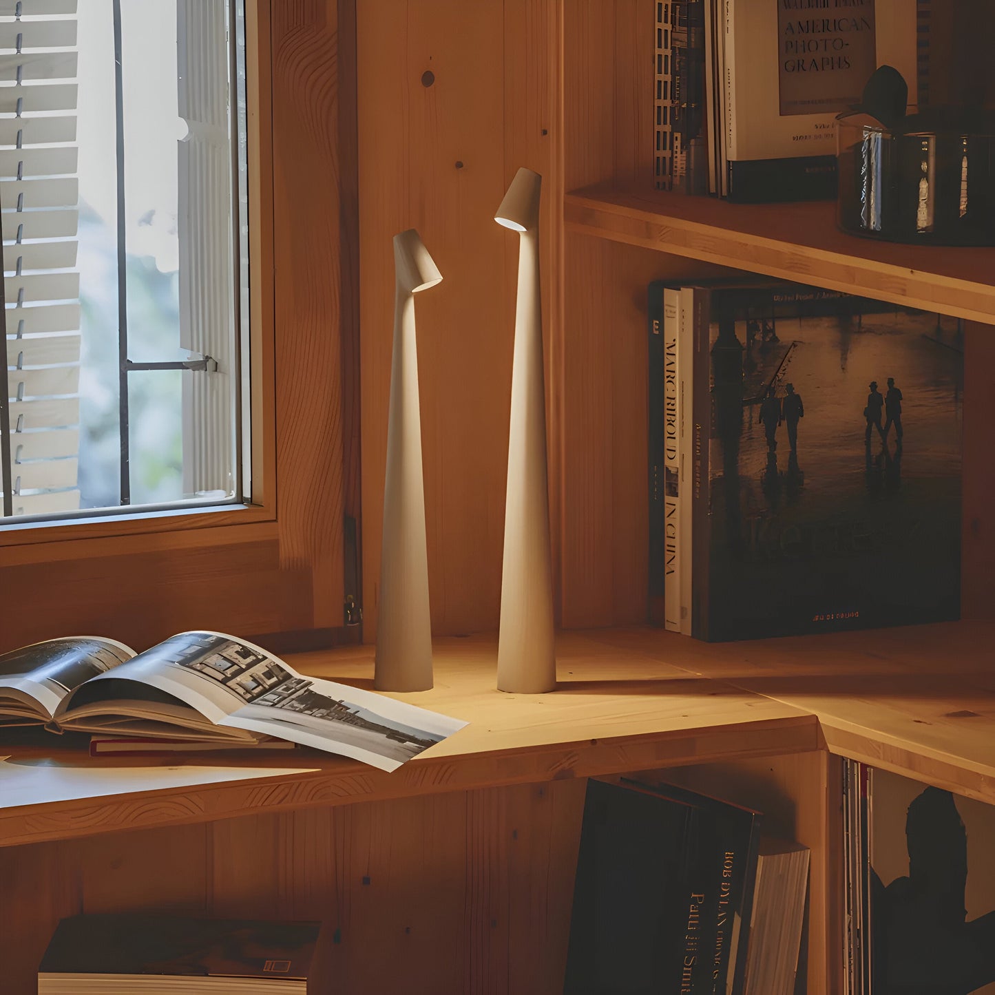 Elegante LED Tischlampe - Kabellos und Dimmbar