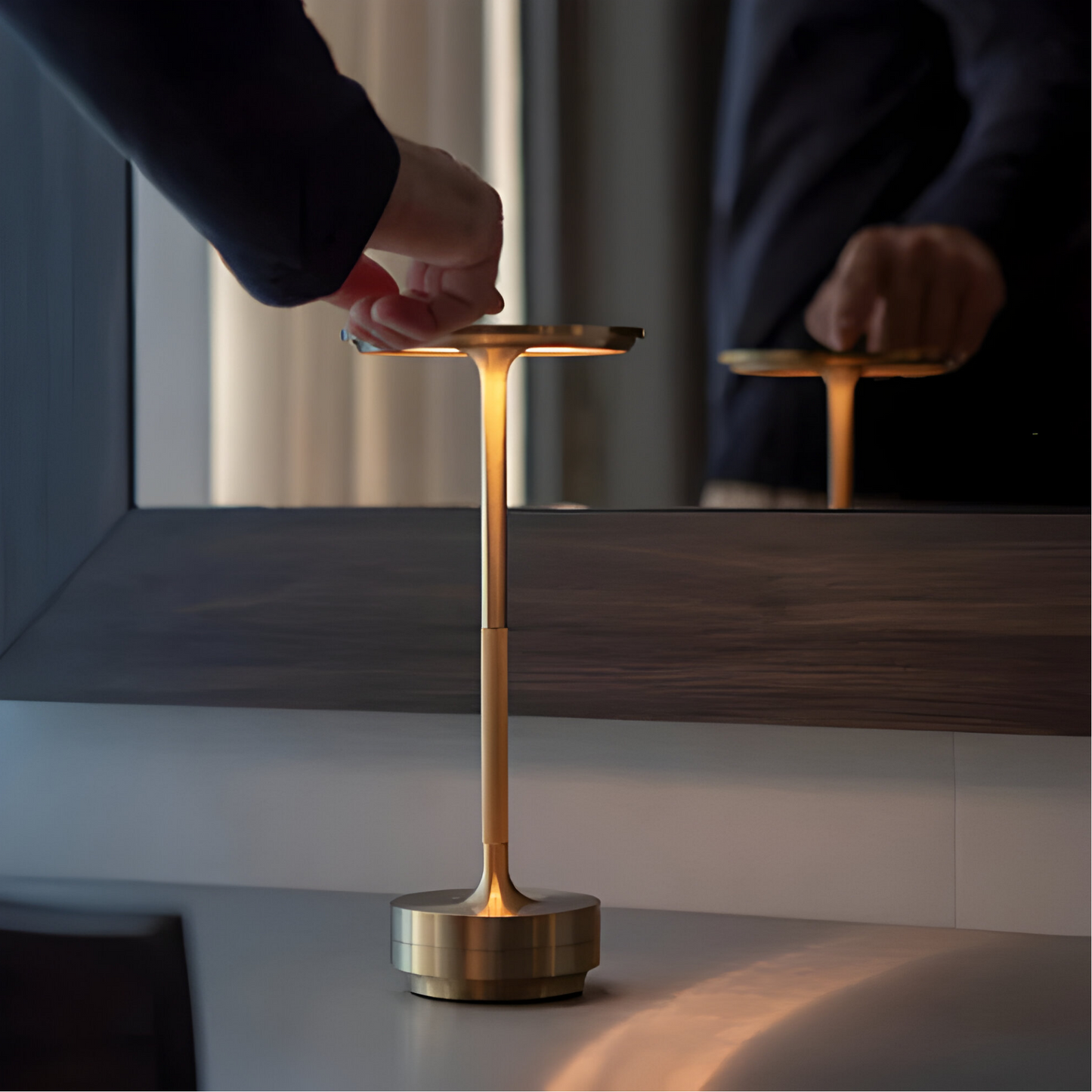 LumaLight Kabellose Design-Lampe: USB-aufladbare, berührungsgesteuerte Tischlampe für Stimmungsbeleuchtung"