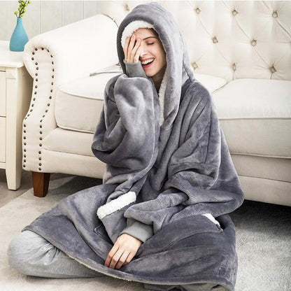 DER KUSCHELHOODIE - Warme Kapuzendecke als Pullover in Übergröße