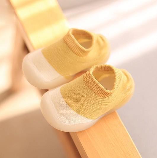 Babyschuhe "Walky" - Kinder Hausschuhe - rutschfeste, leichte, atmungsaktive Lauflernschuhe und Hüttenschuhe