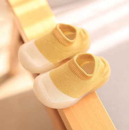 Babyschuhe "Walky" - Kinder Hausschuhe - rutschfeste, leichte, atmungsaktive Lauflernschuhe und Hüttenschuhe